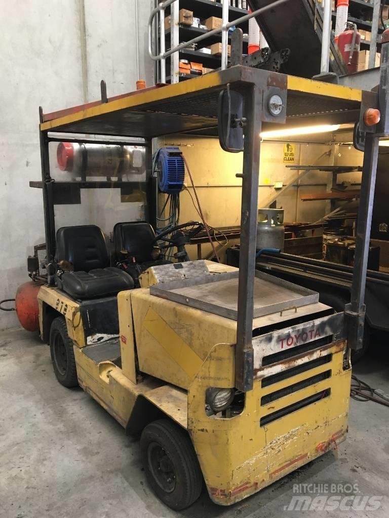 Toyota 2TG10 Tauetraktor
