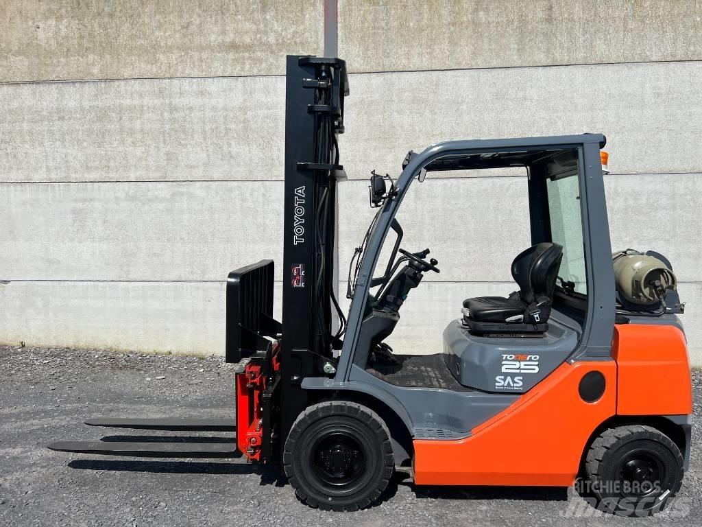 Toyota 02-8FGF25 Propan trucker
