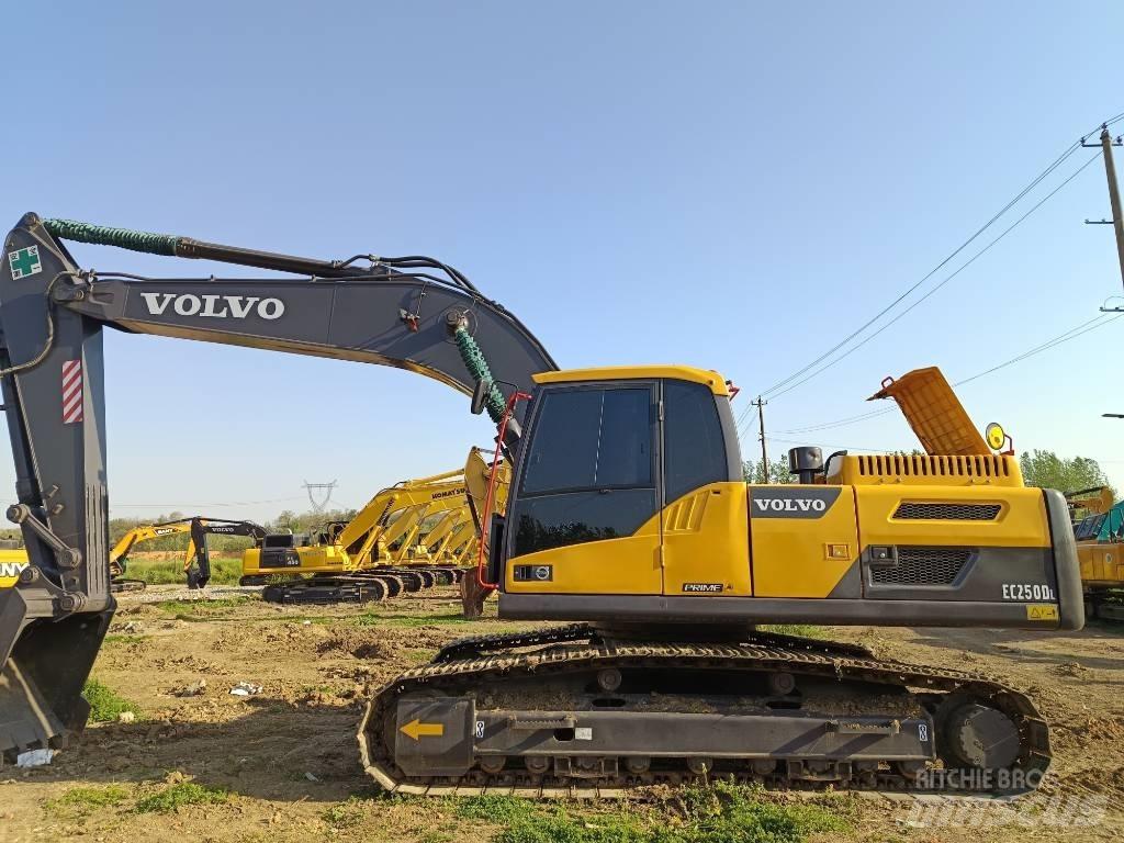 Volvo EC 250 Beltegraver