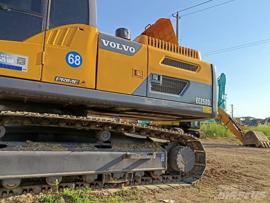 Volvo EC 250 Beltegraver