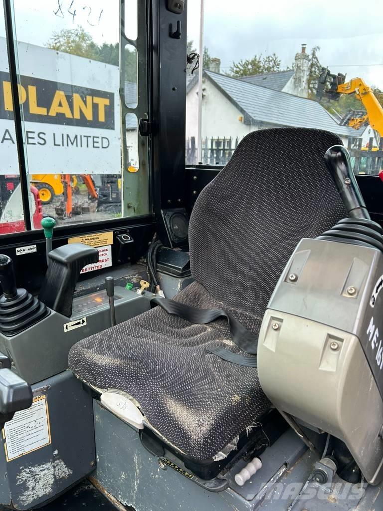 Takeuchi TB 23 R Minigravere <7t