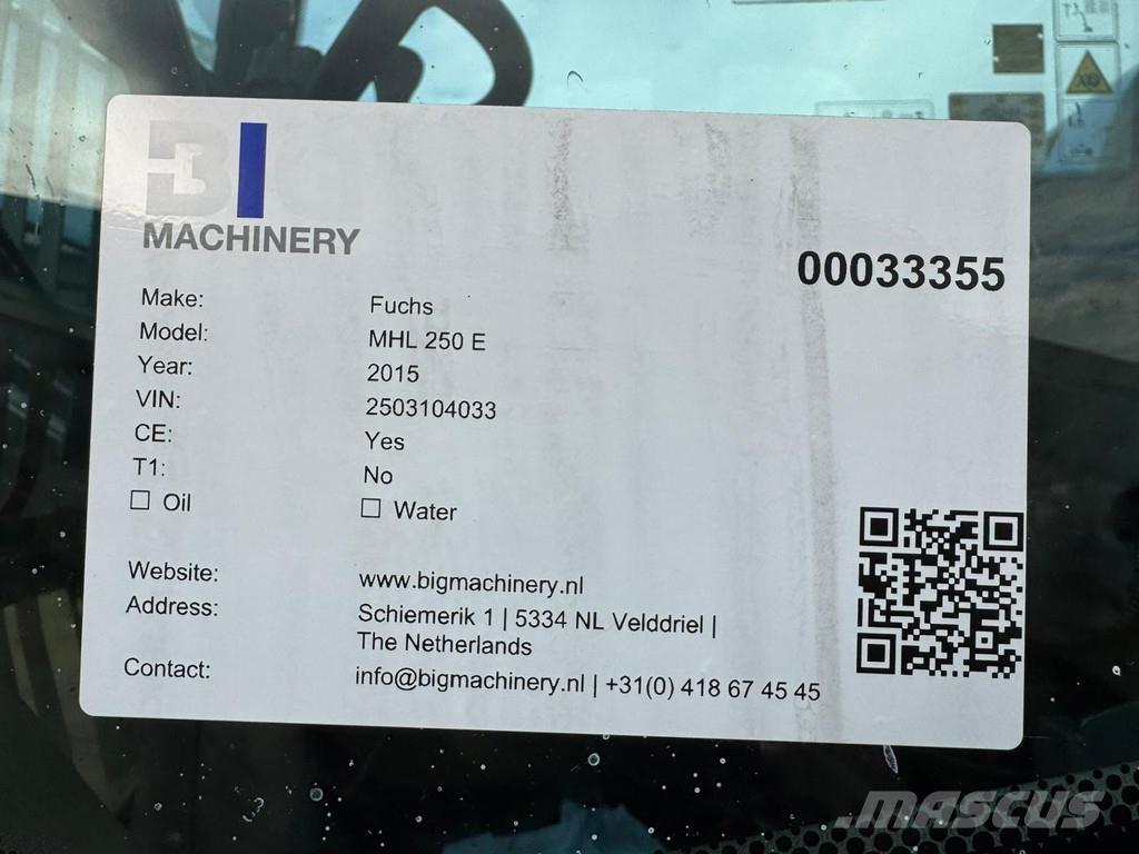 Fuchs MHL 250 Gravemaskiner for avfallshåndtering