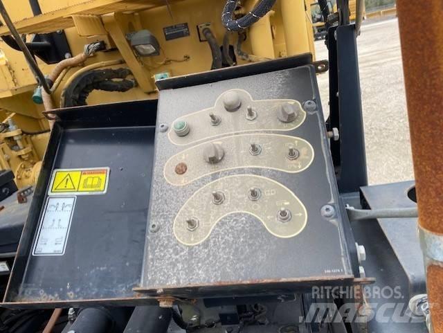 CAT AP1055E Asfaltutleggere