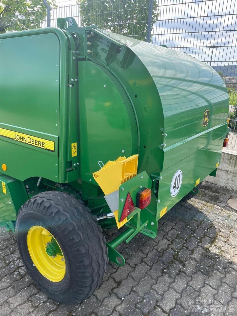 John Deere F440E Rundballepresser