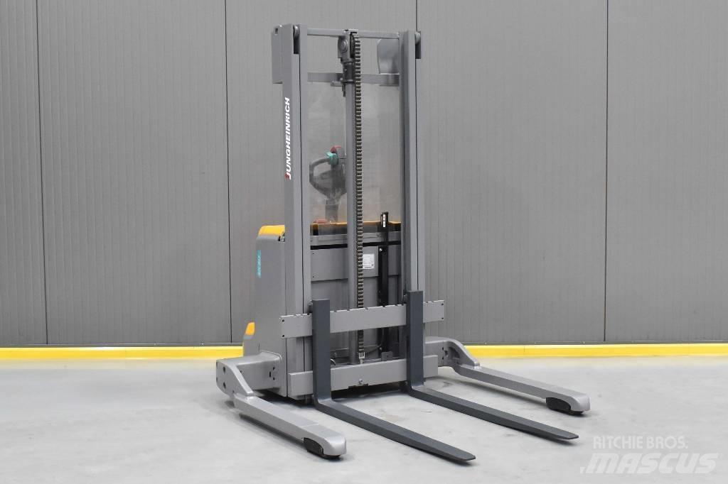 Jungheinrich EJC B12 Ledestablere