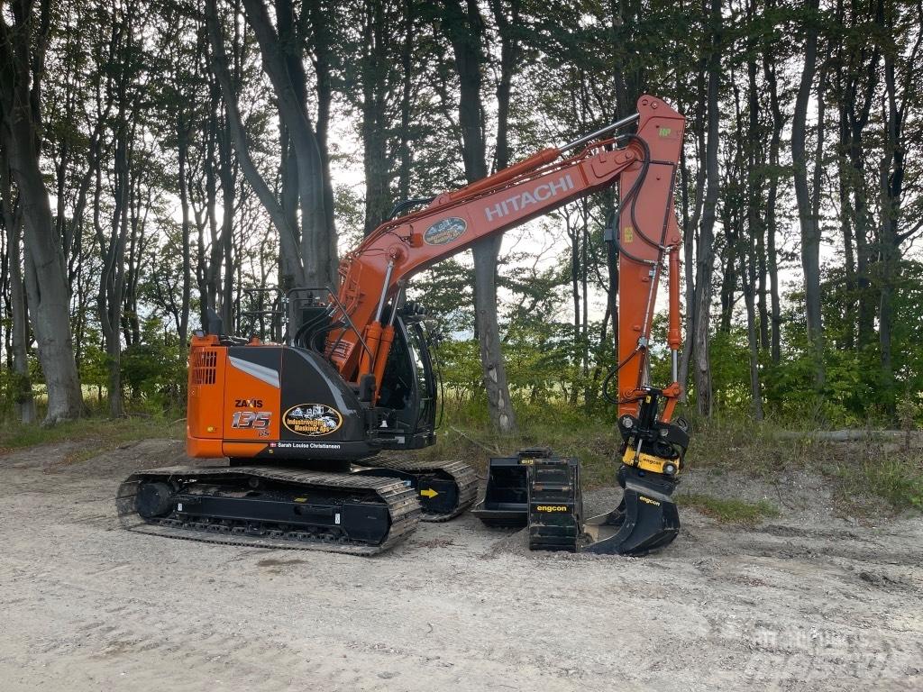 Hitachi ZX 135 US-7 Beltegraver