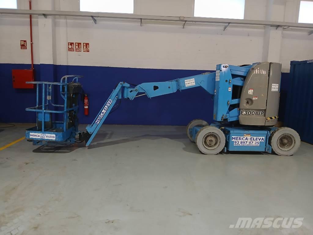 JLG E 300 AJP Leddede bomlifter