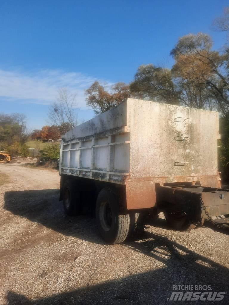 Smith Pup Trailer Tipphengere