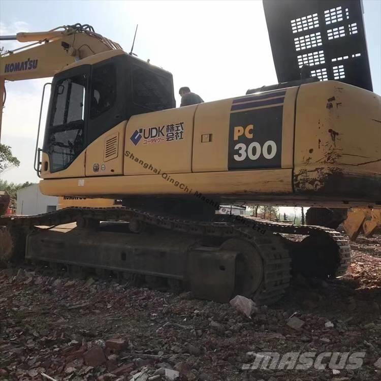 Komatsu 300 Beltegraver