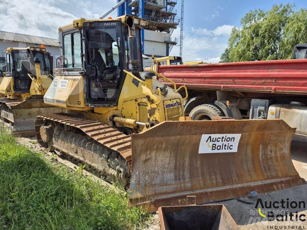 Komatsu D51 Dozere Beltegående