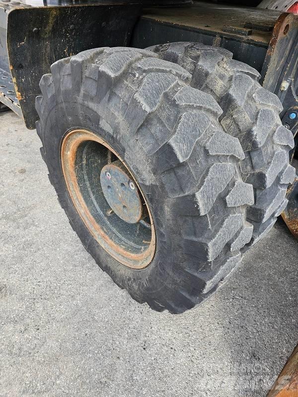Komatsu PW 148-8 Hjulgravere