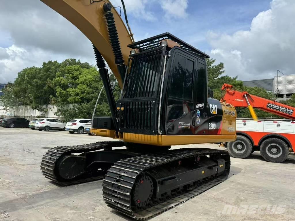 CAT 320 D2 Beltegraver