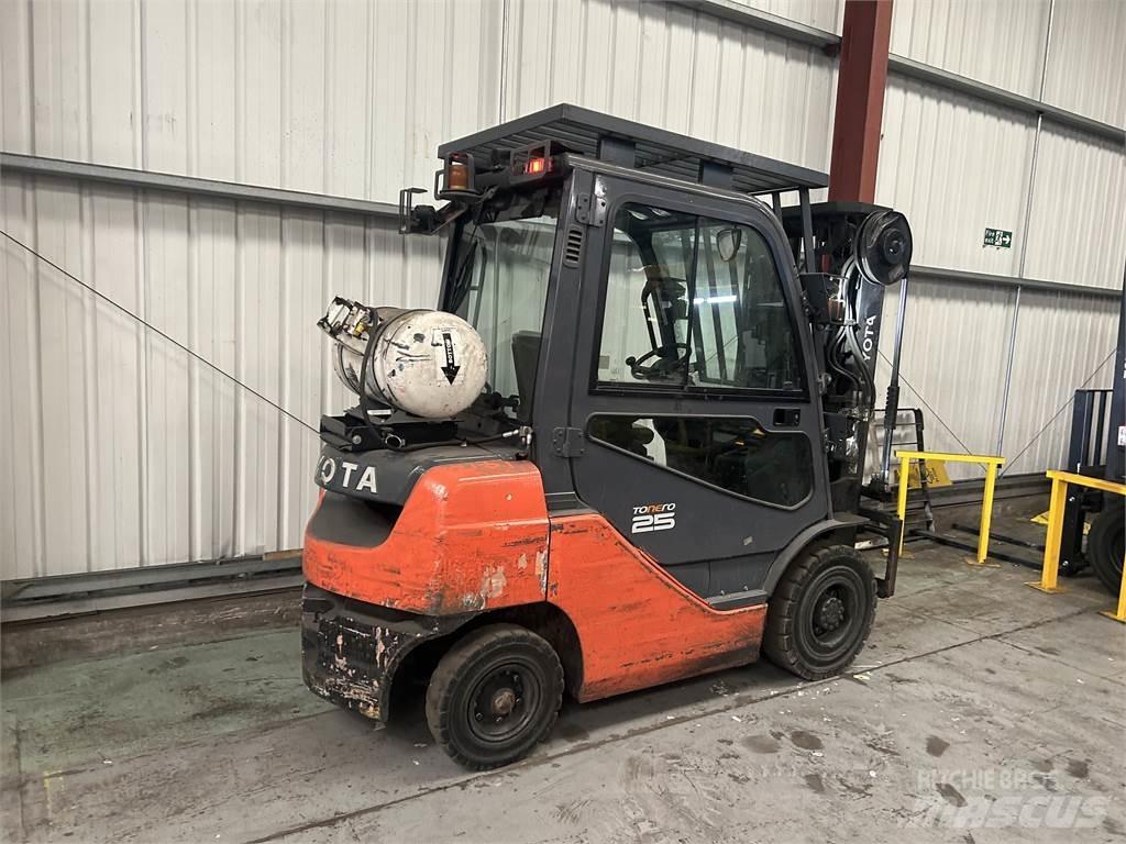 Toyota 02-8FGF25 Propan trucker