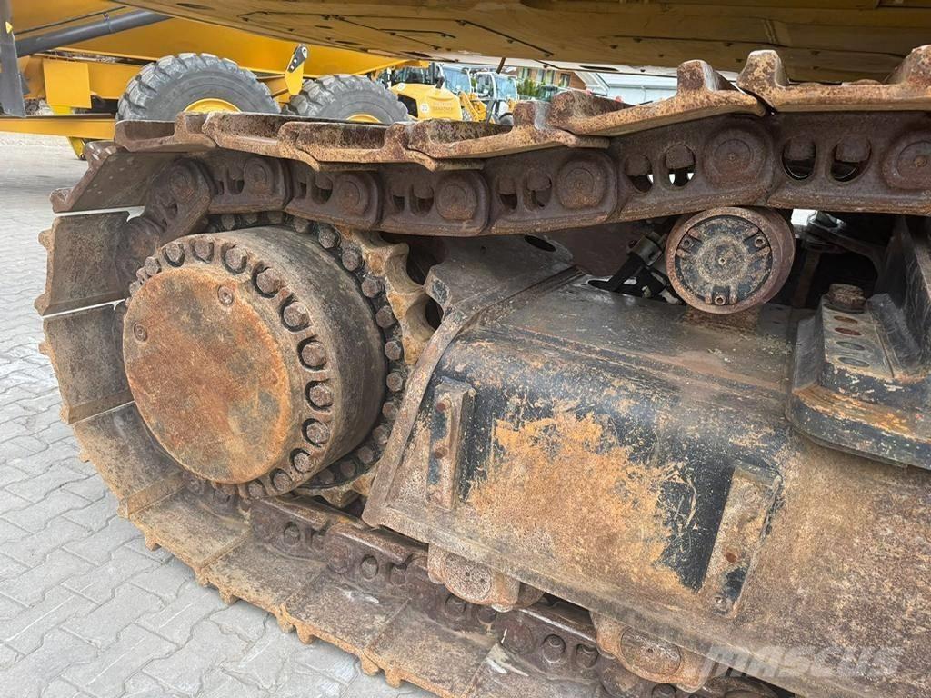 CAT 390 F L ME Beltegraver