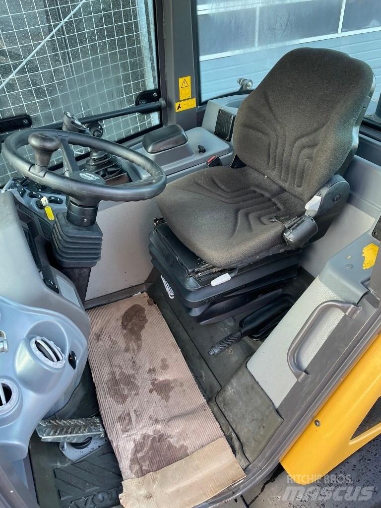 Volvo L28F Minilastere
