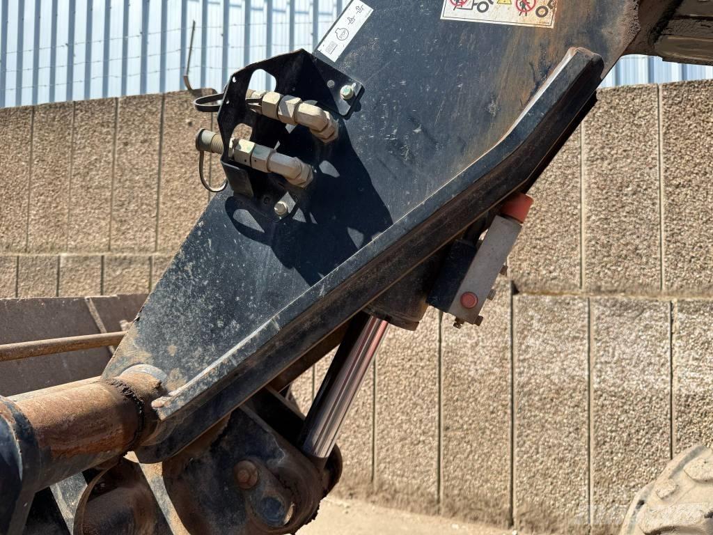 Manitou MT 733 Teleskoplastere