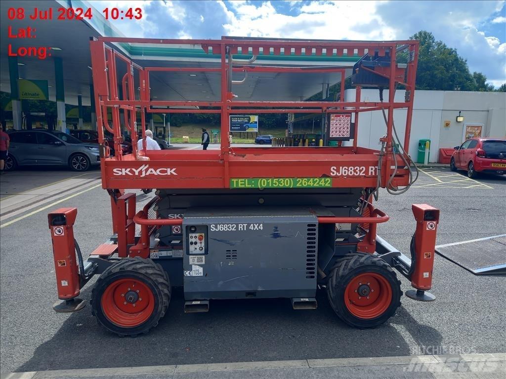 SkyJack SJ 6832 RT Sakselifter