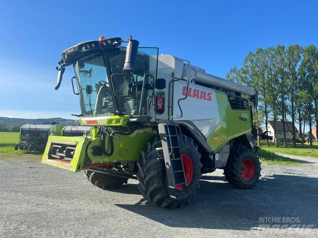 CLAAS Trion Skurtreskere