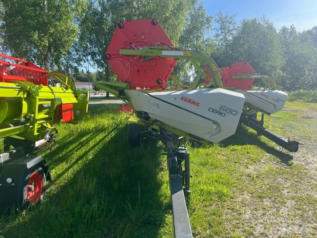 CLAAS Trion Skurtreskere