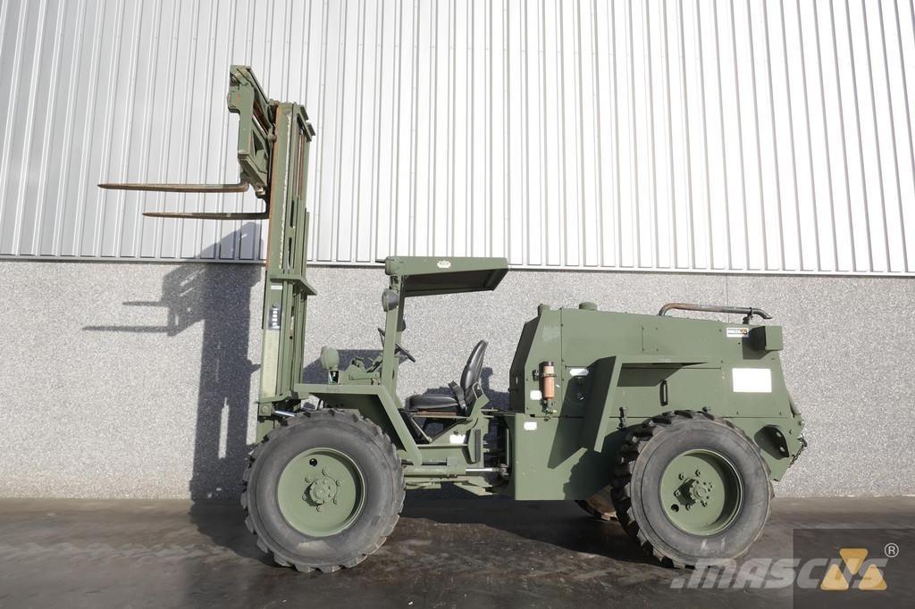CASE M4K Ex-army Terrenggående gaffeltruck