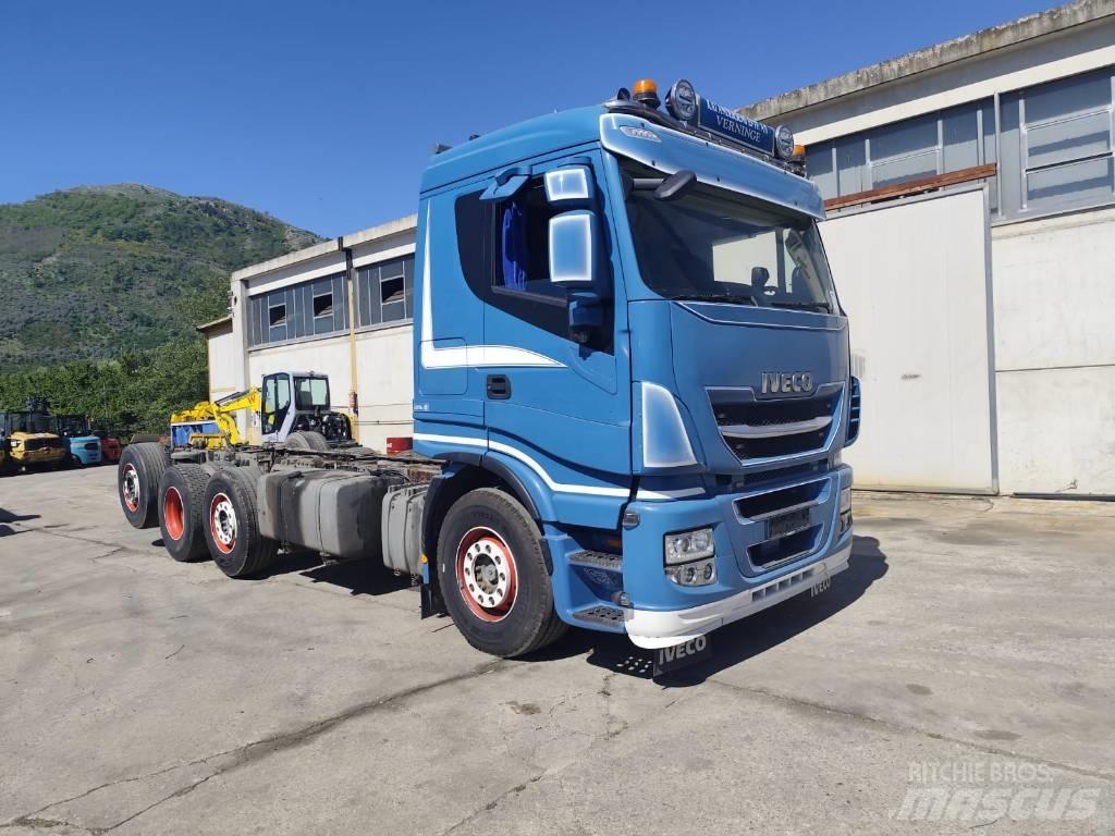 Iveco Stralis 320S50 Flatvogn med vinsj