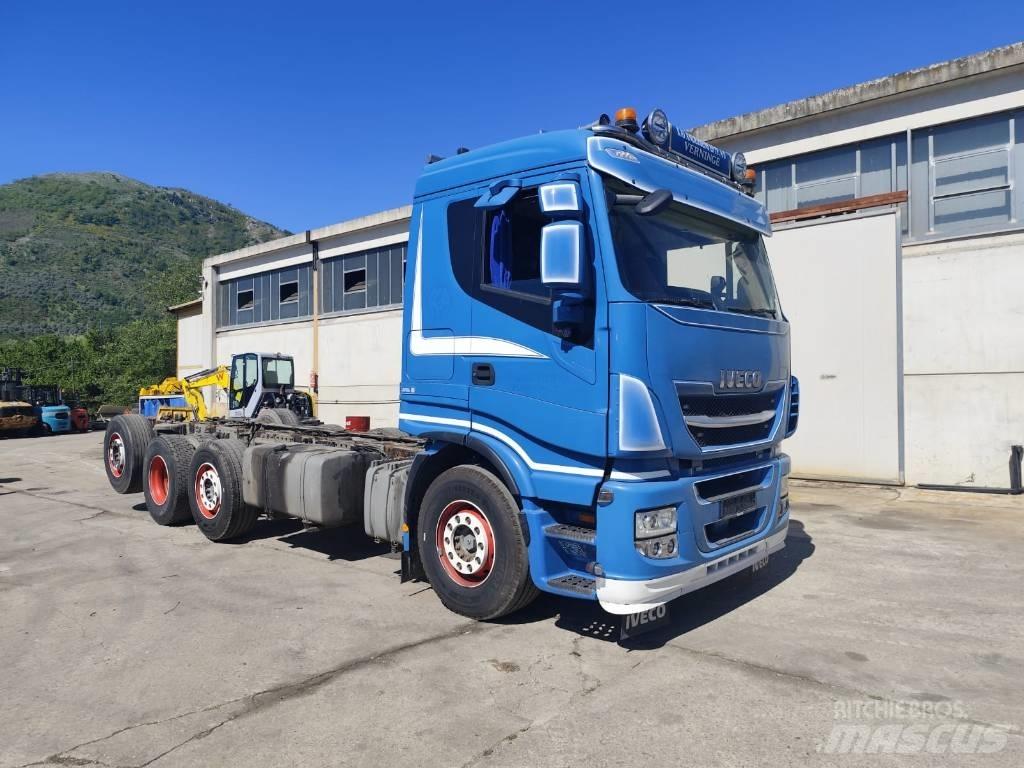 Iveco Stralis 320S50 Flatvogn med vinsj