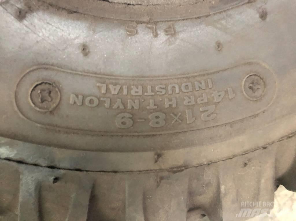 Bridgestone 21x8-9 Dekk, hjul og felger