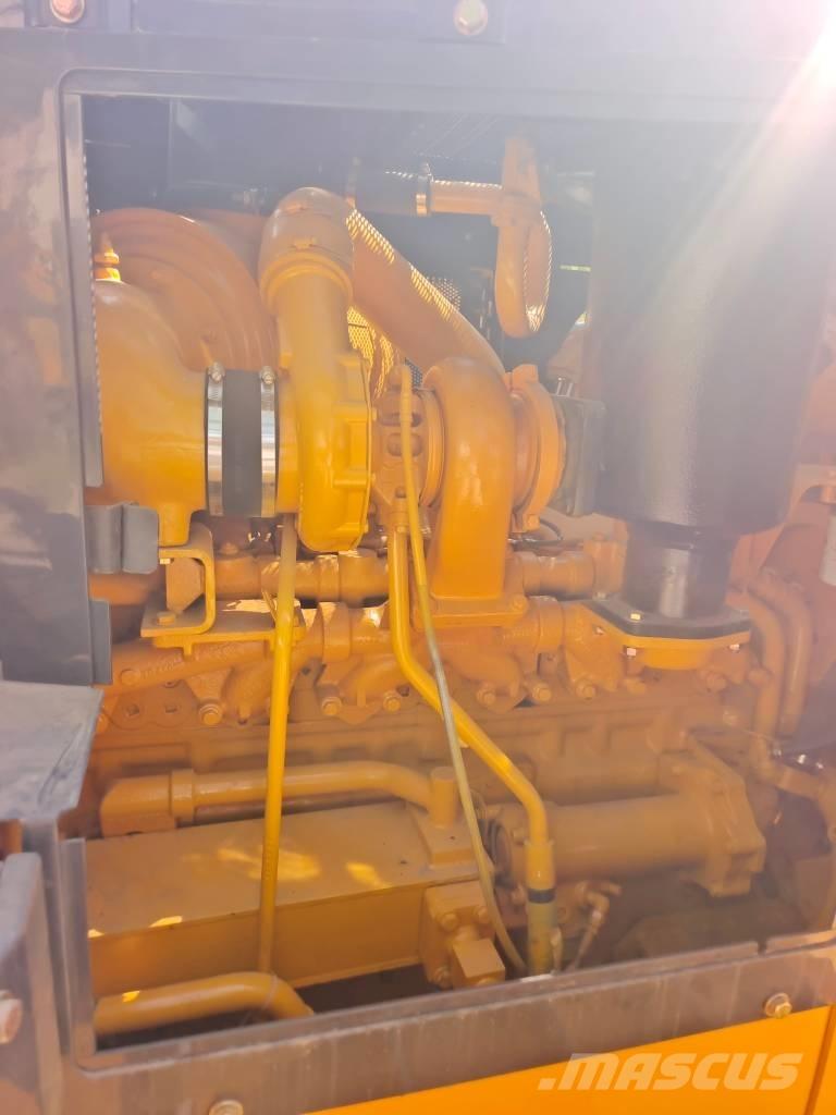 Shantui SD 22 Dozere Beltegående