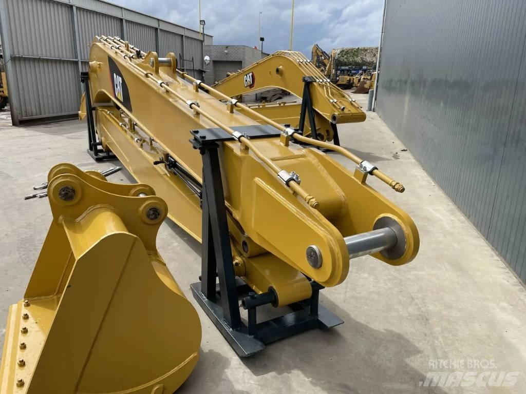 CAT 323D 15m Set Traktorgravere
