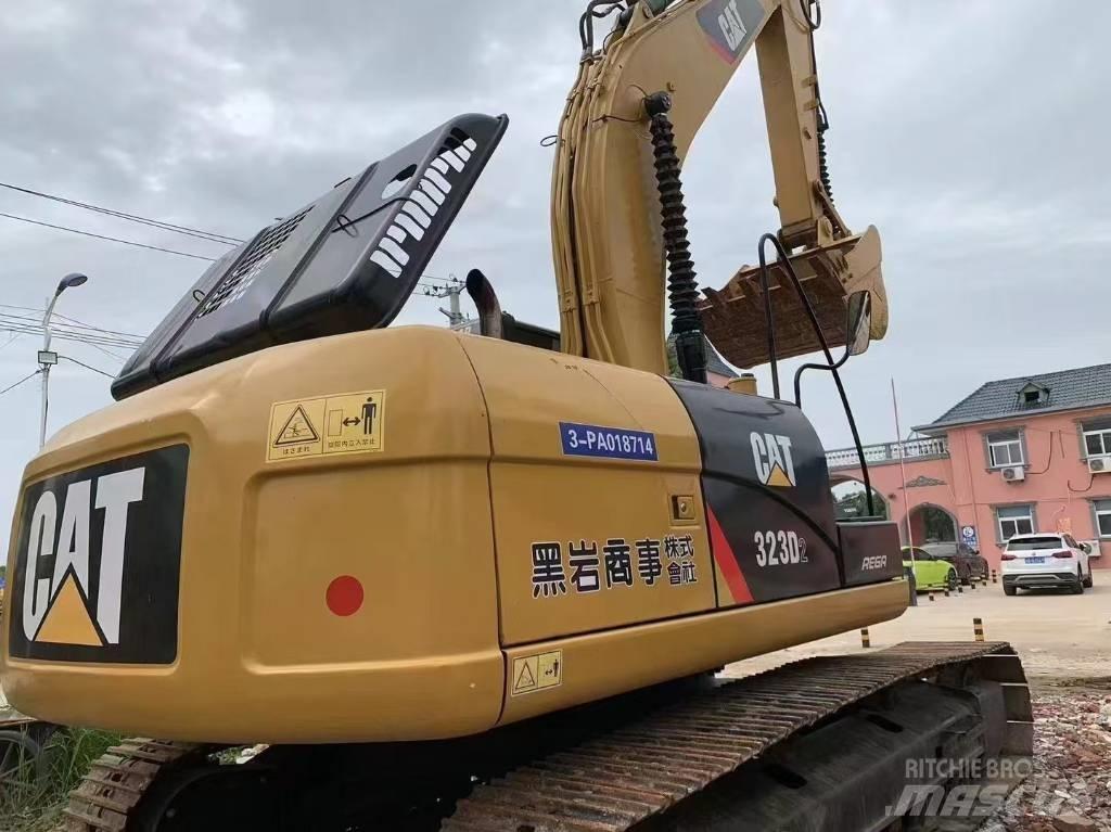 CAT 323 D L Beltegraver