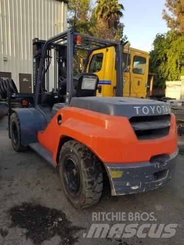Toyota 8FD70U Diesel Trucker