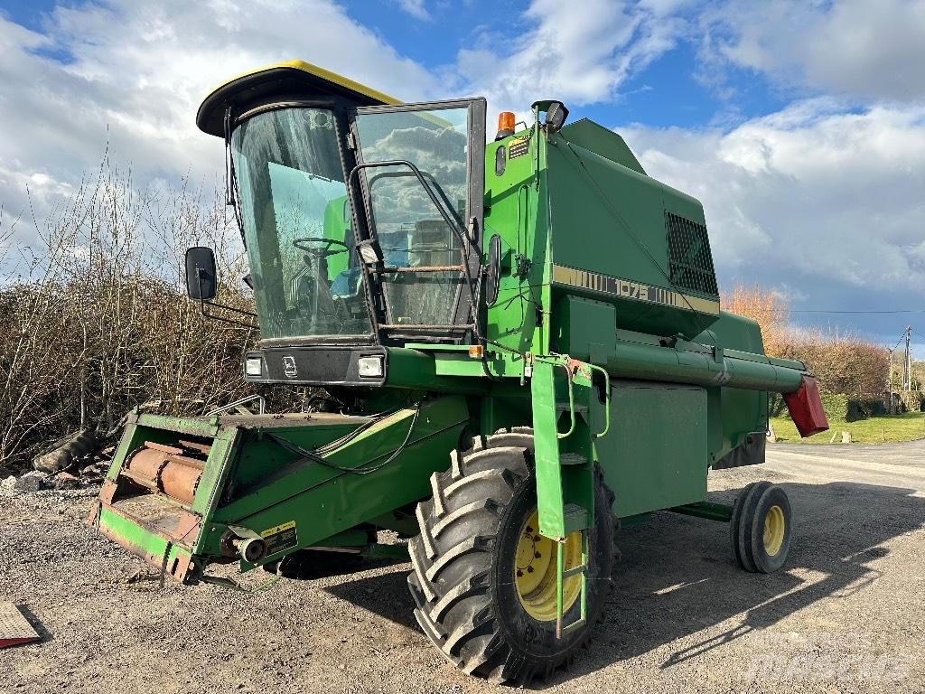 John Deere 1075 Skurtreskere
