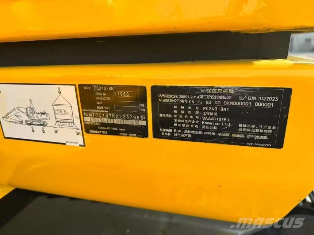 Komatsu 240-8N1 Beltegraver