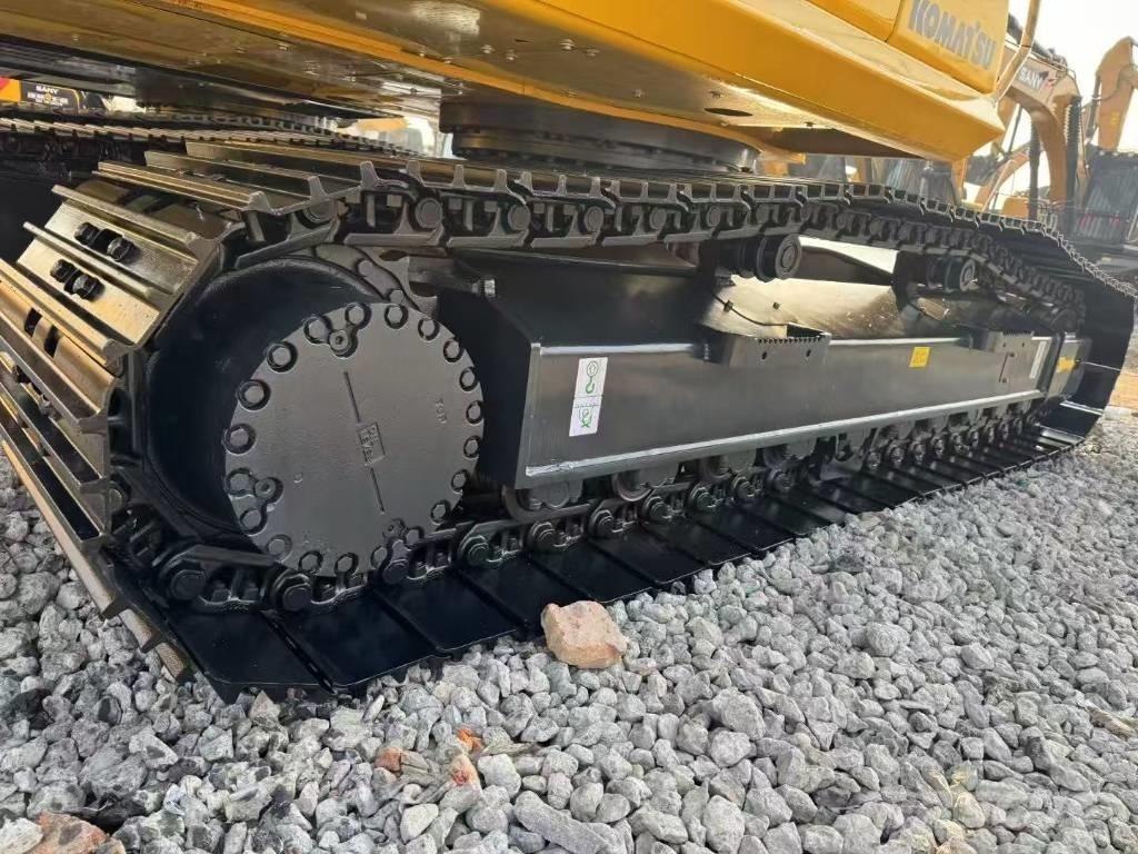 Komatsu 240-8N1 Beltegraver