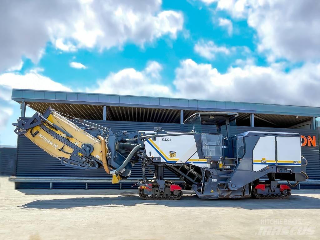 Wirtgen W 220 FI Asfalt-kaldfresere