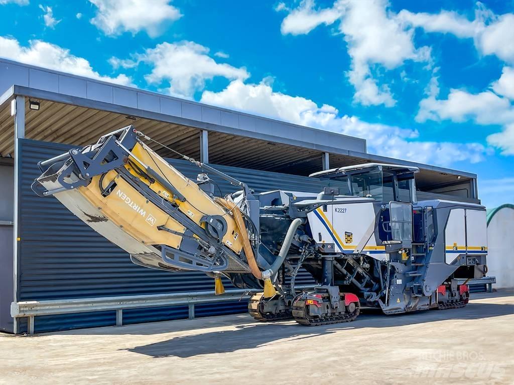 Wirtgen W 220 FI Asfalt-kaldfresere