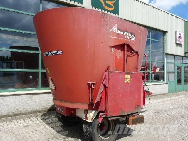 Trioliet SM-14 Fôrutlegger