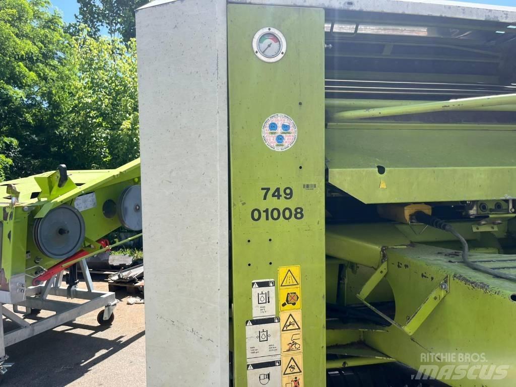 CLAAS Rollant 240 Rundballepresser