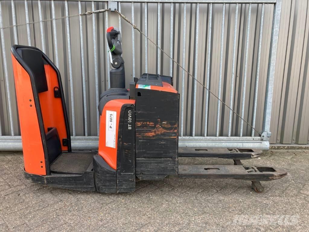Toyota LPE200 Lavtløftende truck med platform