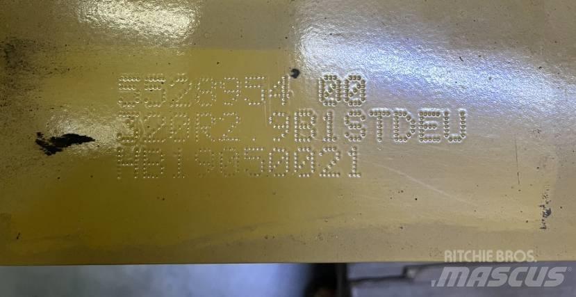 CAT 320 Bommer og stikker