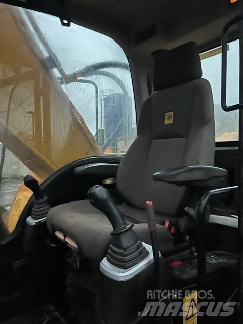 JCB JS 220 LC Beltegraver