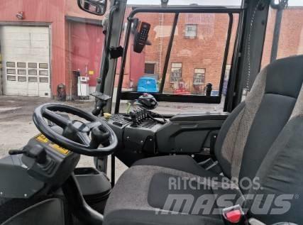 Kalmar DCG160-9 Diesel Trucker