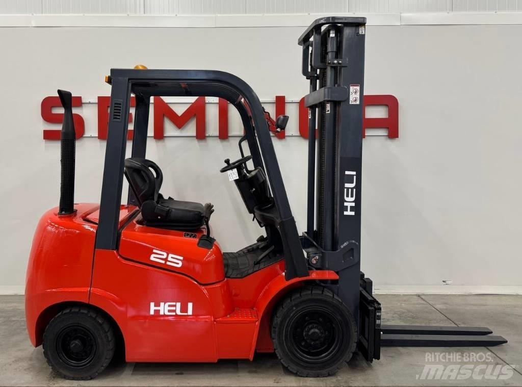 Heli 10052 - FD25G Diesel Trucker