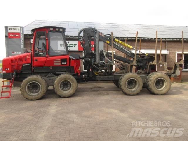 Komatsu 835 Lassbærere