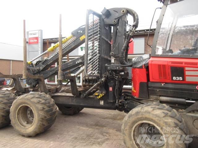 Komatsu 835 Lassbærere