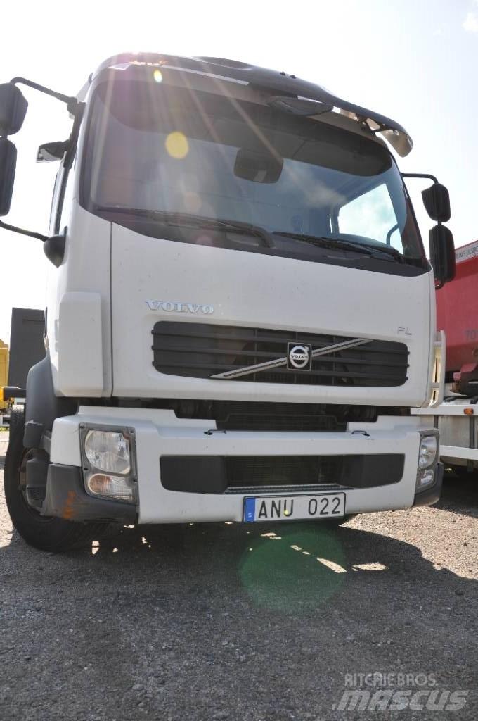 Volvo FL240 4x2 Chassis