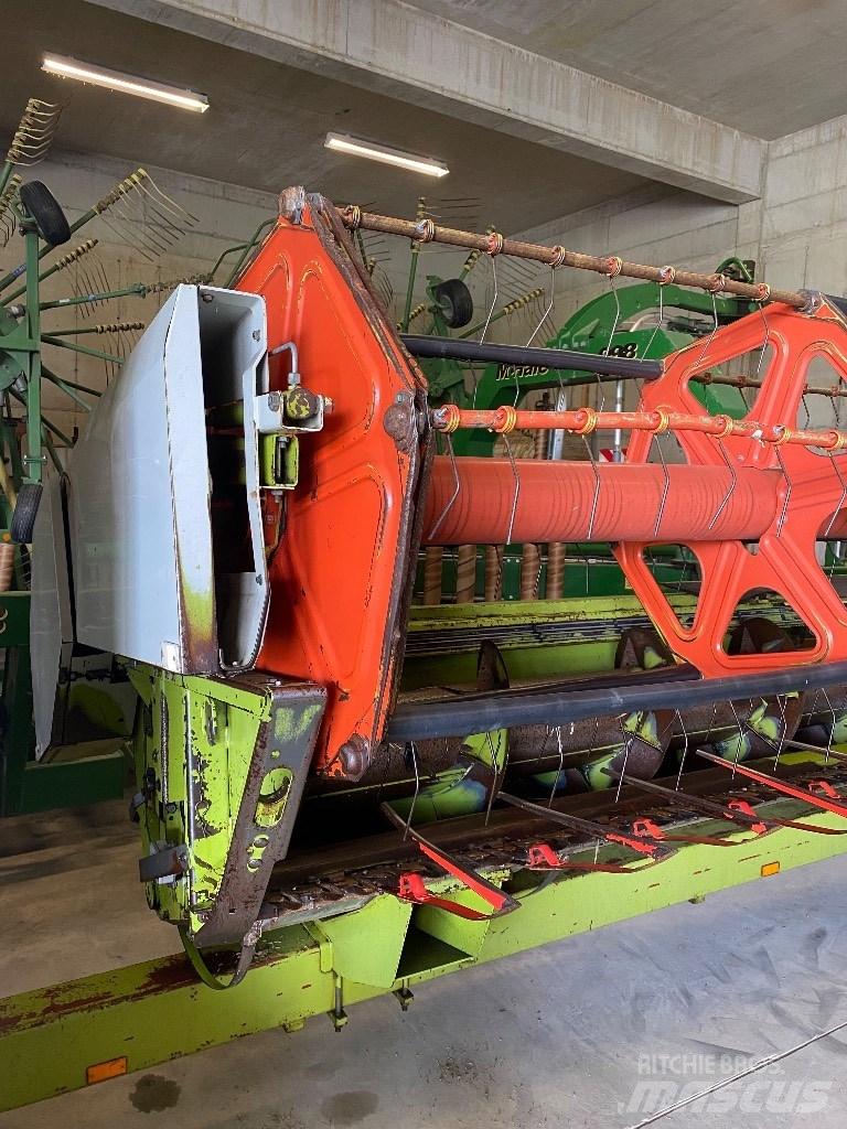 CLAAS Commandor 228 Skurtreskere