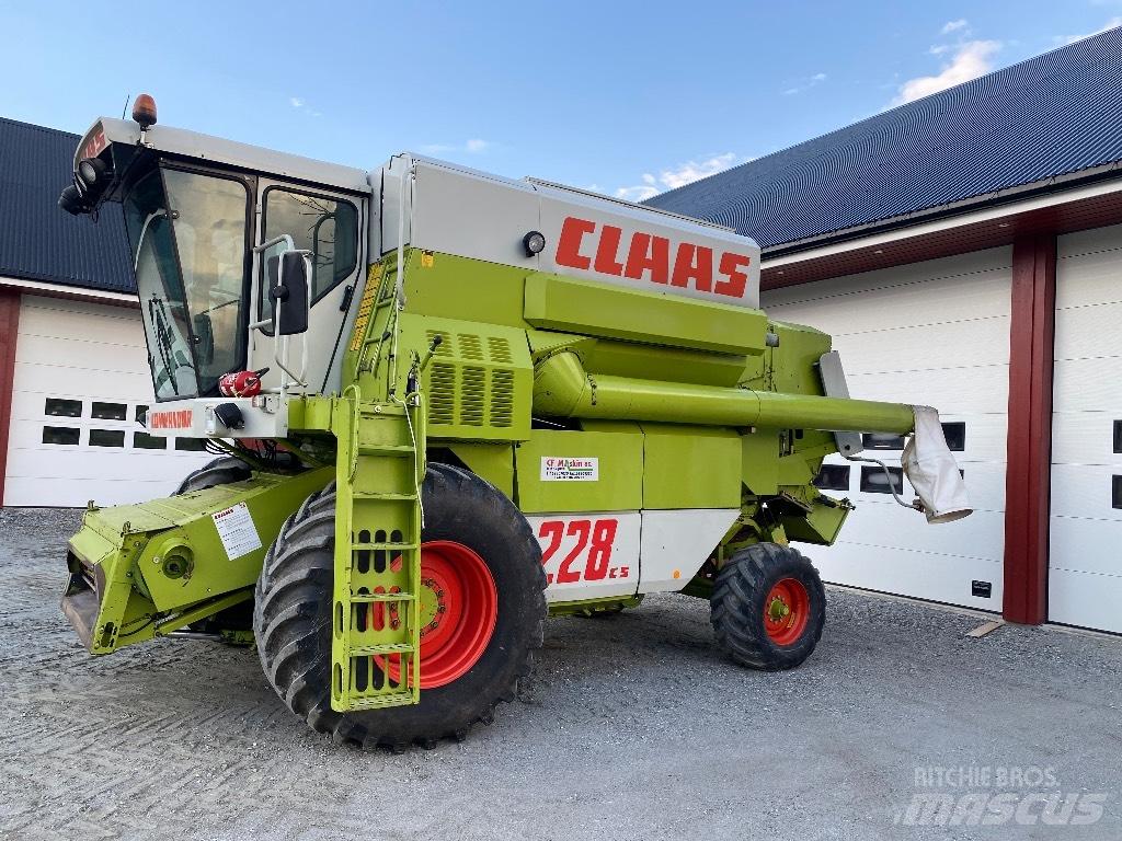CLAAS Commandor 228 Skurtreskere