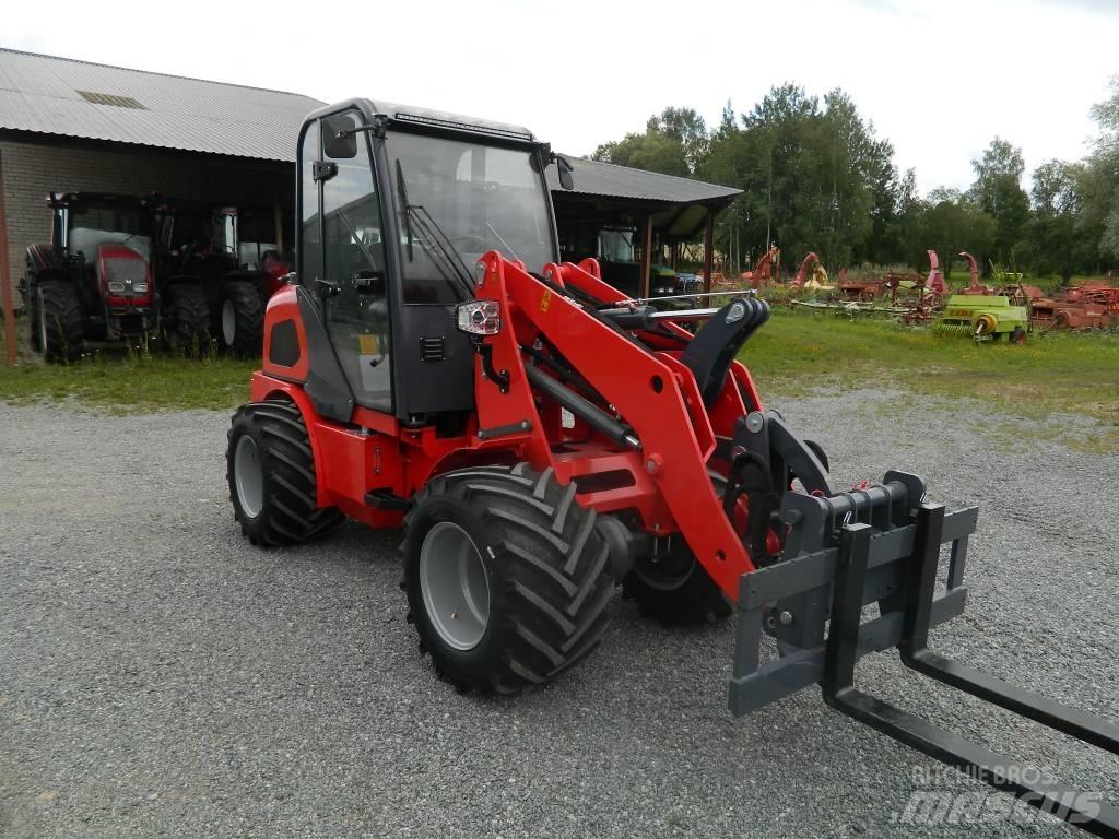 Attack 850A Frontlastere og graveredskap