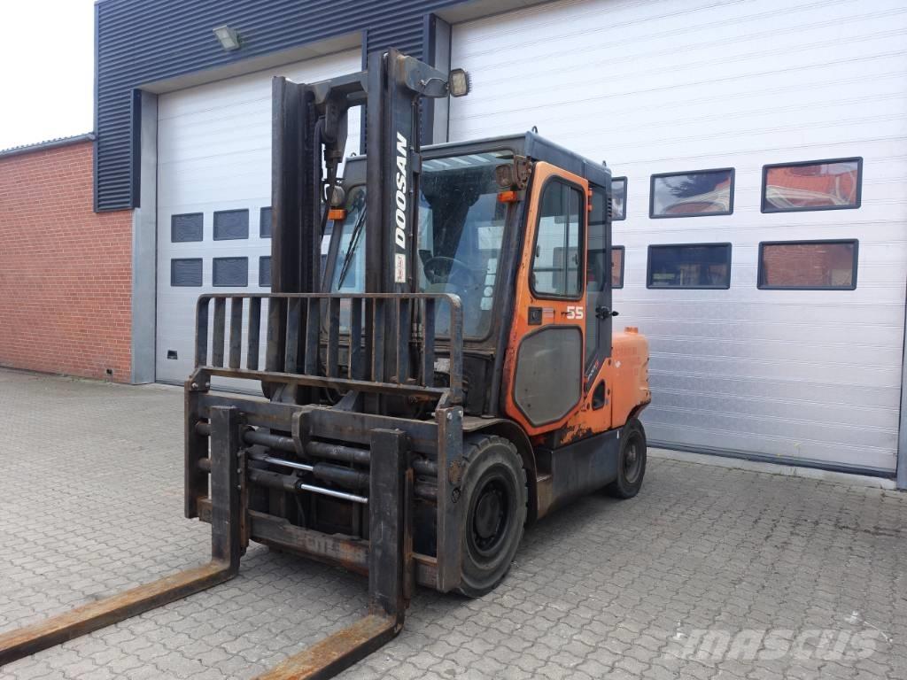 Doosan D 55 C-5 Diesel Trucker